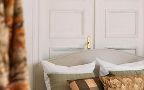 Privates Zimmer in Villa mit Blick auf die Elbe